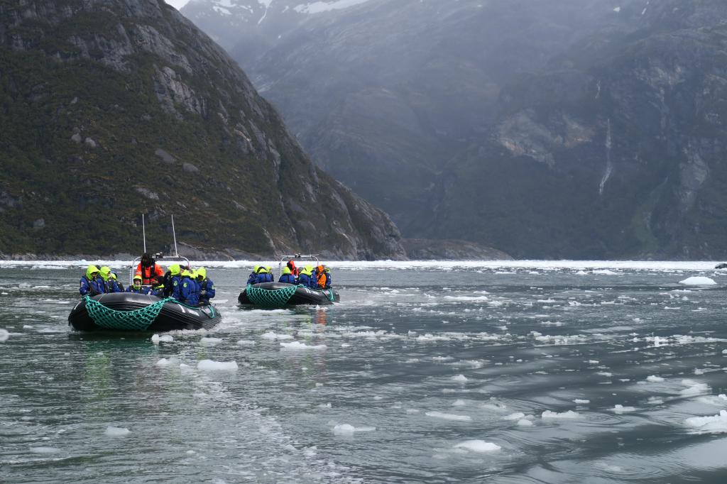 Cruising mit Tenderboten im Garibaldi Fjord